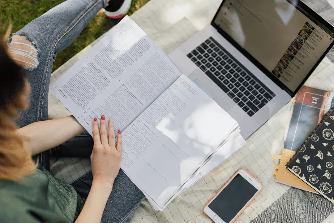 student learning online